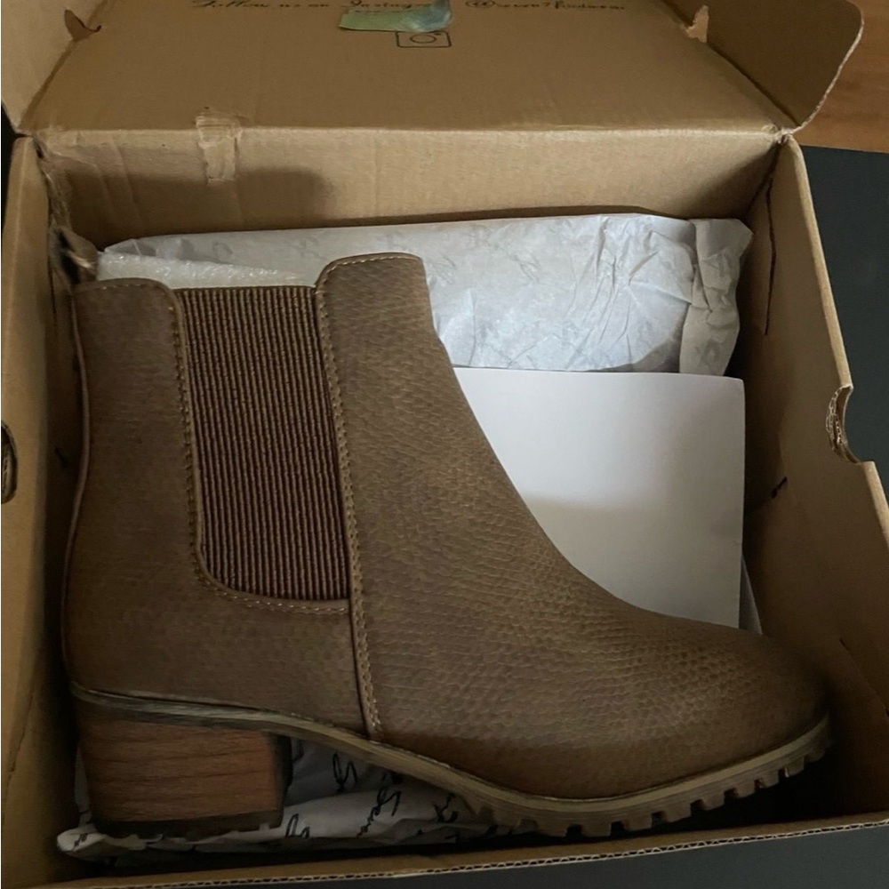 Seven7 Women’s Size 8 Brown Harper Ankle Boots - Picture 9 of 10